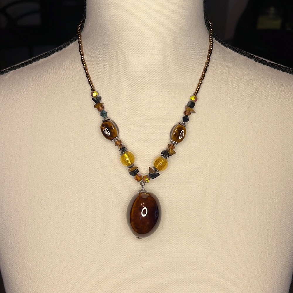 Necklace and earring set